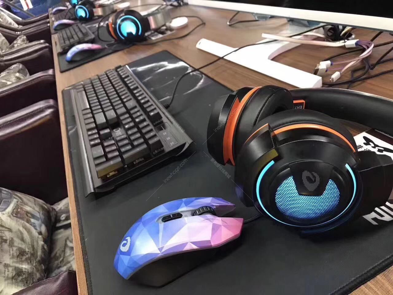 达尔优牧马人cm635二代手感裂纹黑色有线鼠标lol吃鸡绝地求生电脑机械